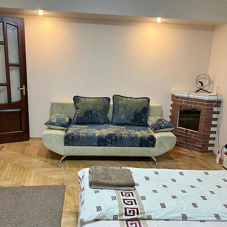 Apartment Oksi Львов Экстерьер фото