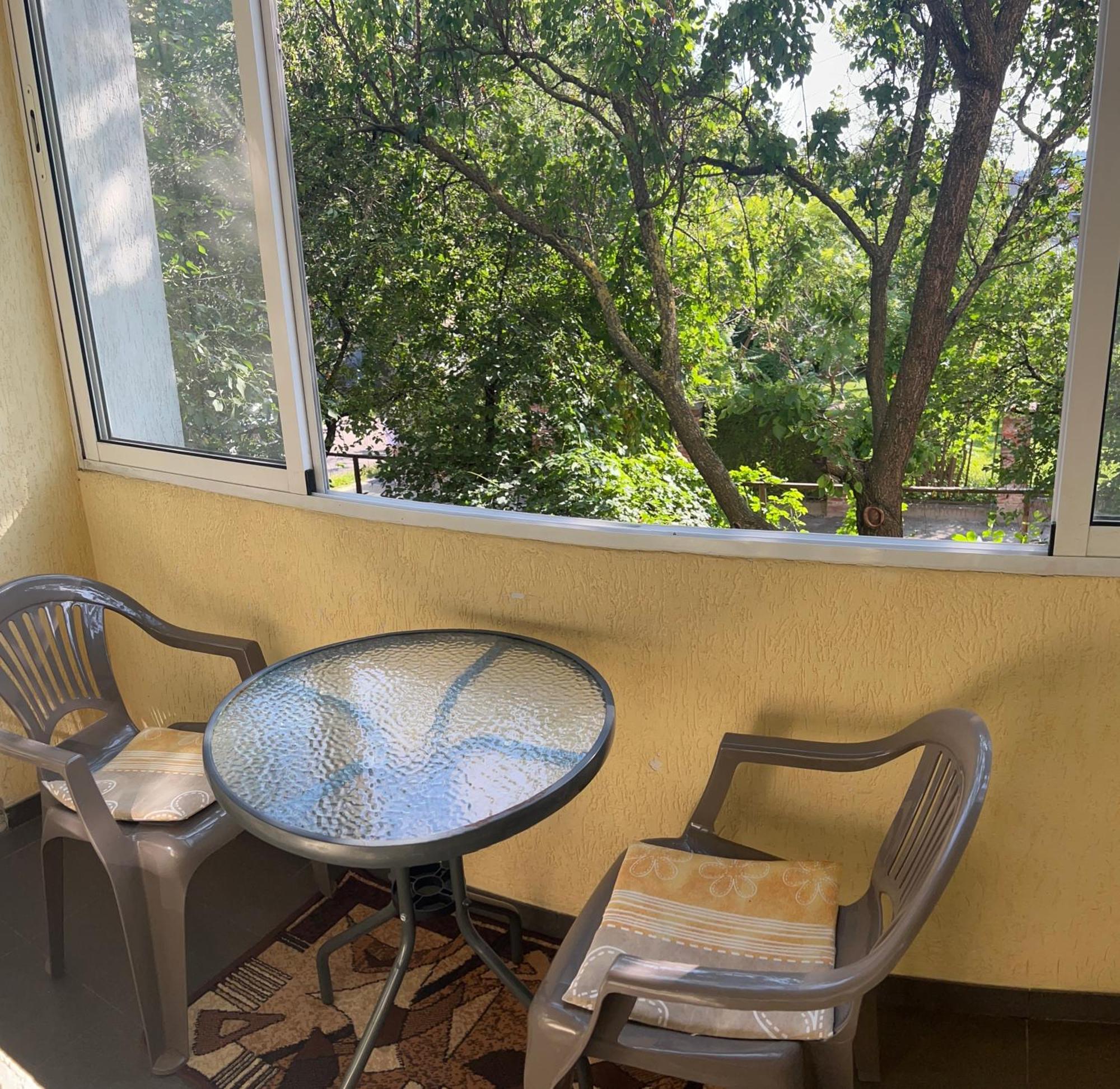 Apartment Oksi Львов Экстерьер фото